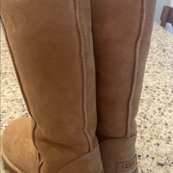 UGG Classic Tall II - Picture 2 of 6